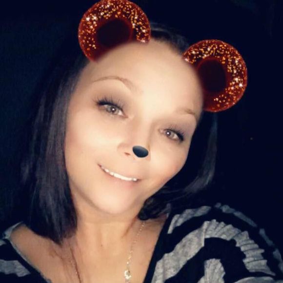 Meet your Posher, Beth - Picture 1 of 1